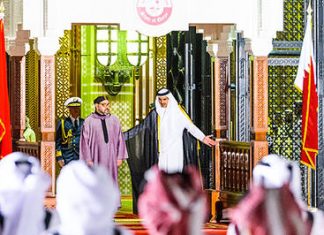 Alerte : L’Emir du Qatar offre une cérémonie d’accueil officielle en l’honneur du Roi