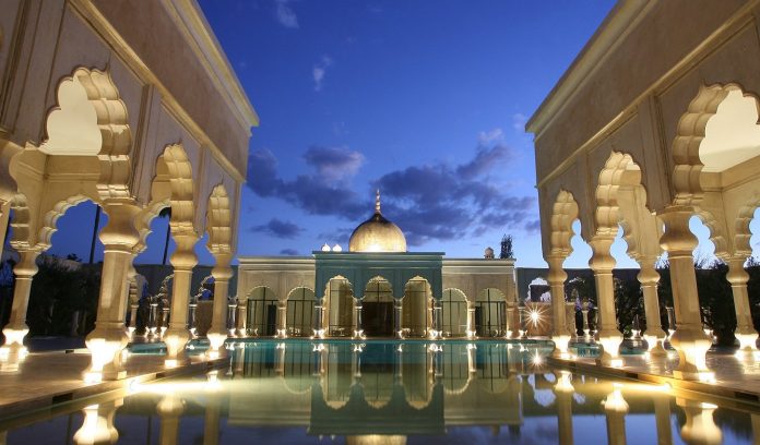 Palais Namaskar