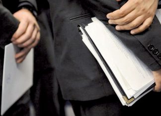 Marché marocain du travail : Un ouvrage collectif de 451 pages