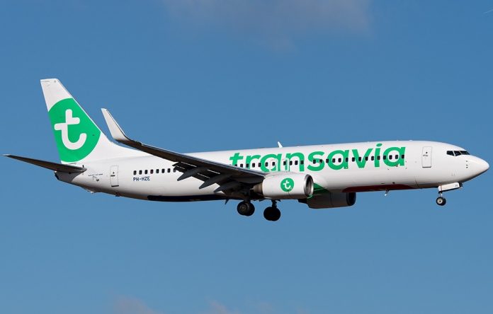 04072_transavia_737-800_boeing_ph-hze_400_scale_diecast_phoenix_new_livery