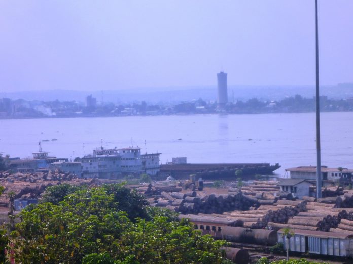 Kinshasa et Brazzaville.