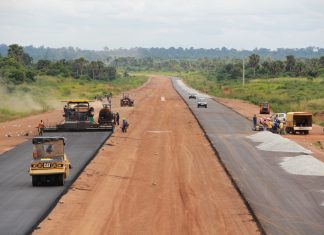 Ouganda : Un partenariat public-privé de 1,5 MM$ pour construire une autoroute