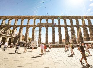 Les arrivées touristiques en Espagne chutent de 75% en juillet