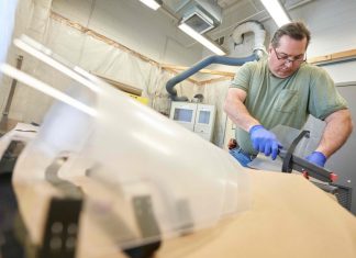 Canada : Près de 2 millions d’emplois perdus en avril, un record