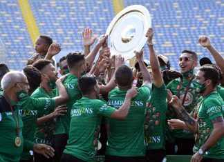 Remise au Raja de Casablanca du Trophée de champion de la Botola