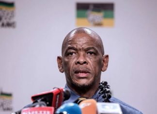 Un mandat d’arrêt contre le Secrétaire général du parti au pouvoir en Afrique du Sud