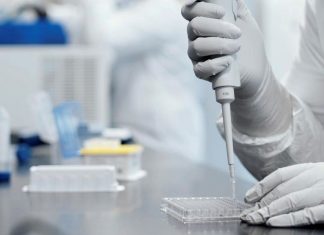 Les vaccins Pfizer et Moderna pourraient être autorisés en décembre