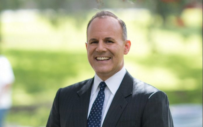 Elan Carr