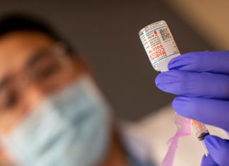 Moderna affirme que son vaccin est efficace contre les nouvelles souches du virus