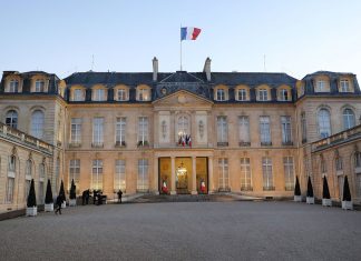 Les dirigeants algériens « irritent » l’Elysée et le Quai d’Orsay