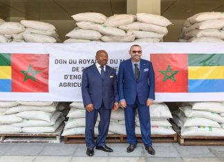 Maroc-Gabon. Entretien entre le Roi et Ali Bongo et remise d’un don de fertilisants