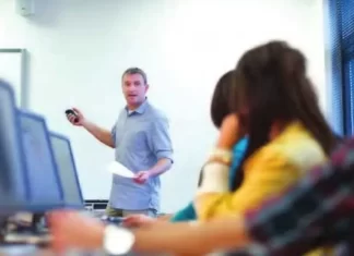 Information et communication. Les établissements de formation créent leur réseau