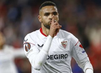 Youssef En-Nesyri sur les tablettes de Manchester United