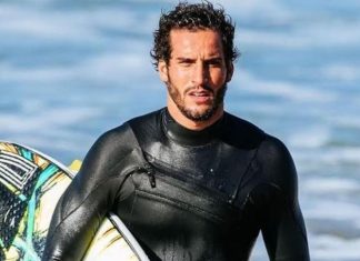 JO 2024: le surfeur marocain Ramzi Boukhiam qualifié pour le 3ème tour