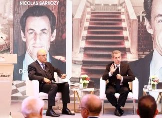 A Rabat, Sarkozy fait l’éloge du roi Mohammed VI et réitère sa position sur le Sahara