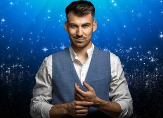Léon le Mentaliste: un spectacle envoûtant qui redéfinit les frontières de l’illusion