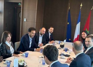 Des représentants de la CGEM et du MEDEF français se réunissent autour d’un déjeuner