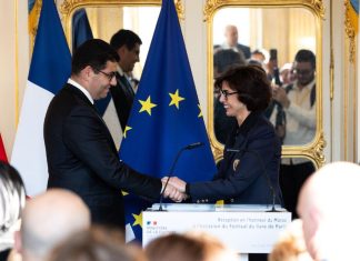 Entretiens bilatéraux entre Bensaid et Dati à Paris