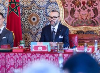 Le Roi préside un Conseil des ministres
