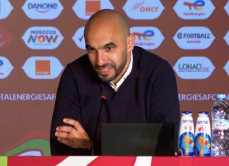 CAN 2025 Regragui decrypte le Maroc Comores 2-0 entre tension et ajustements