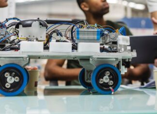 Casablanca : lancement de la 1re équipe marocaine du FIRST Robotics Competition