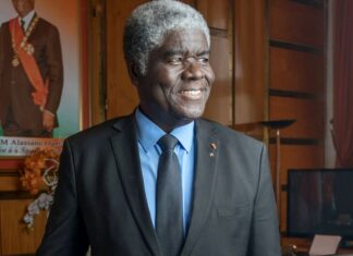 Côte d’Ivoire : Alassane Ouattara reconduit Robert Beugré Mambé au poste de Premier ministre