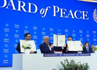 Davos : sur instruction de SM le Roi Mohammed VI, Nasser Bourita signe la Charte constitutive du Conseil de Paix
