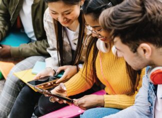 Meta demande à l’Australie de revoir l’interdiction des réseaux sociaux aux moins de 16 ans