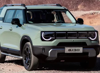 BAIC lance le SUV hybride BJ30e, entre performance et polyvalence.