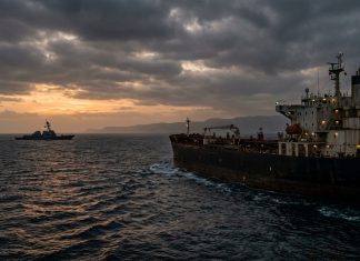 Détroit d’Ormuz : Washington mise sur l’escorte navale pour détendre le marché pétrolier
