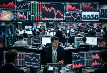 Marchés mondiaux : les puces décrochent, le pétrole retombe