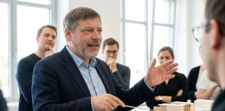 Rezon Bio confie sa stratégie commerciale mondiale au Dr Hubert Scholze